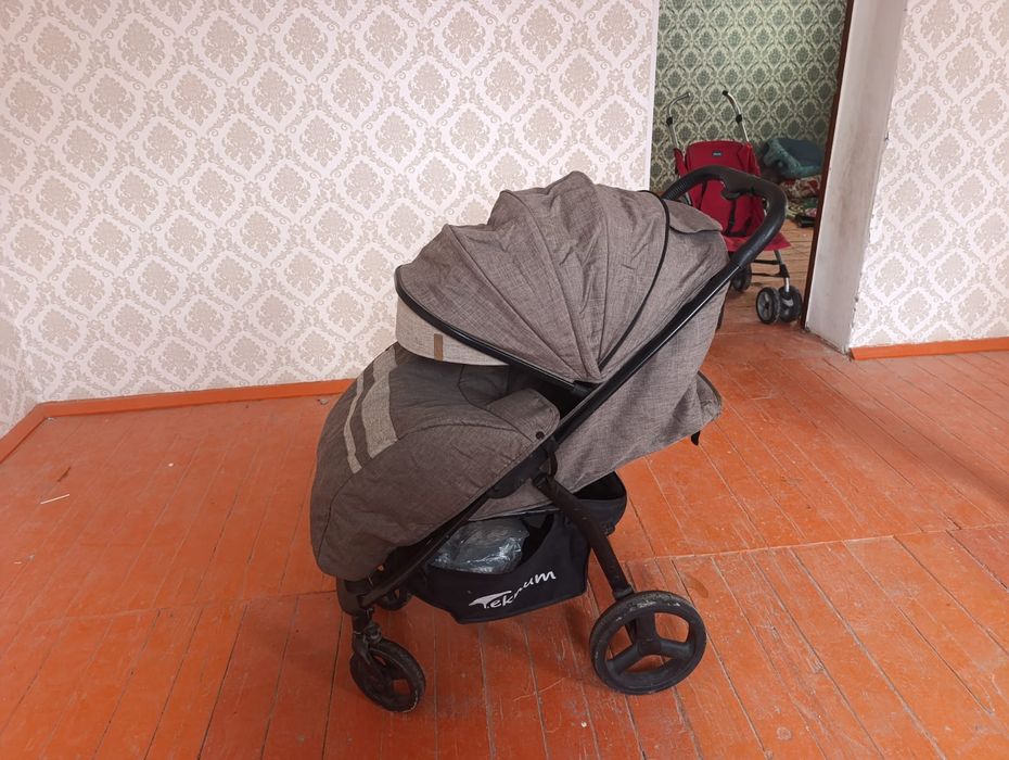 Коляска 15000 и 7000тг