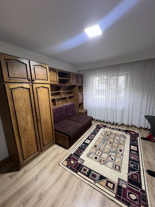 Închiriez garsonieră