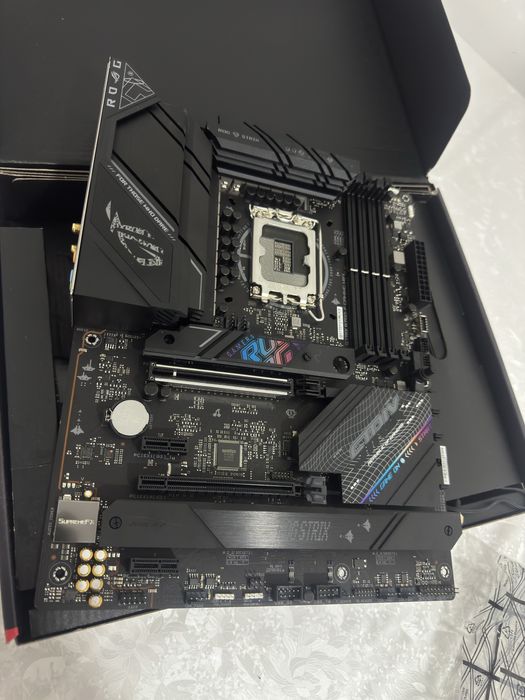 Asus Rog Strix b760 F gaming