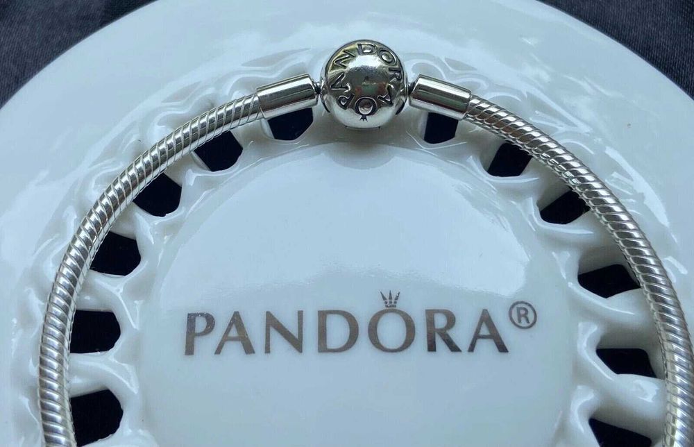 Гривна Пандора|Pandora