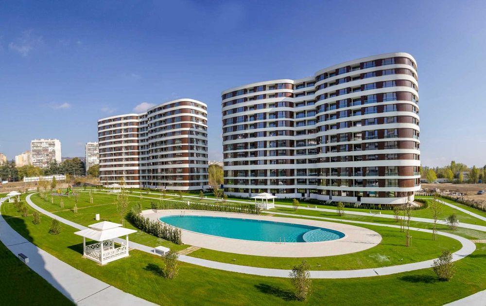 Двустаен апартамент в затворен комплекс с басейн