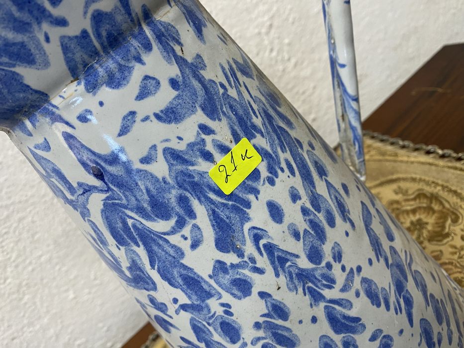 Голяма френска емайлирана кана