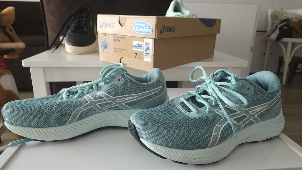 Маратонки ASICS и puma