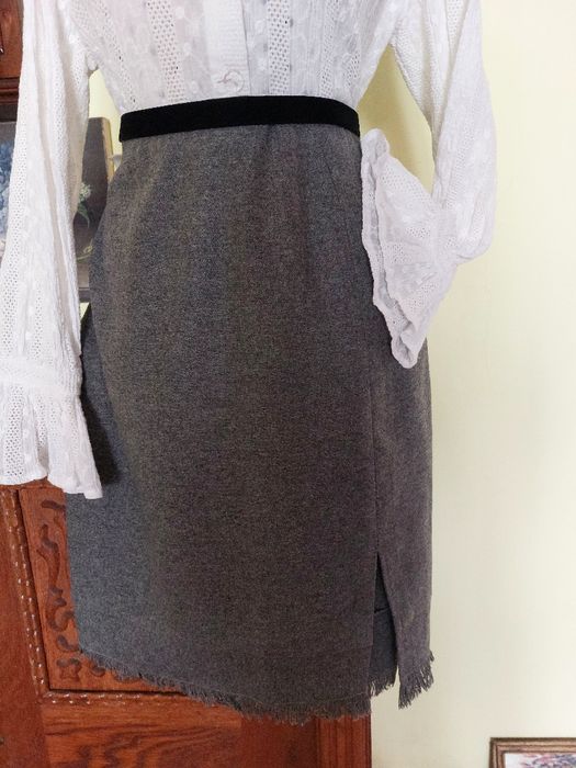 Redus! Costum elegant din stofa de lana 100%,