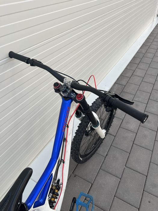 Specialized Demo 8