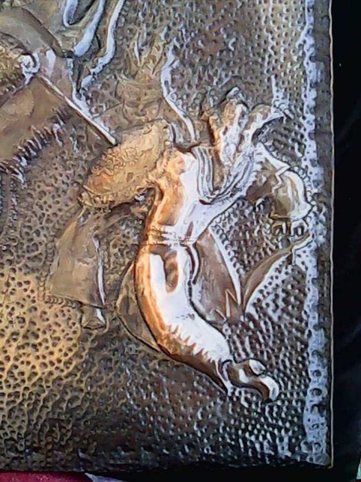 Панно-чеканку для интерьера продам.