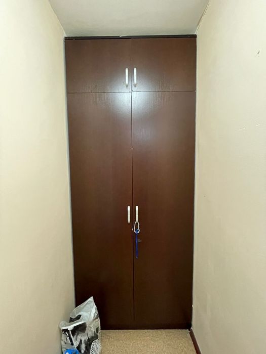 Шкаф  двухдверный