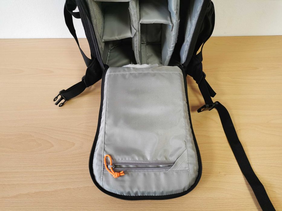 Lowepro Flipside 300 чанта - раница за фотоапарат