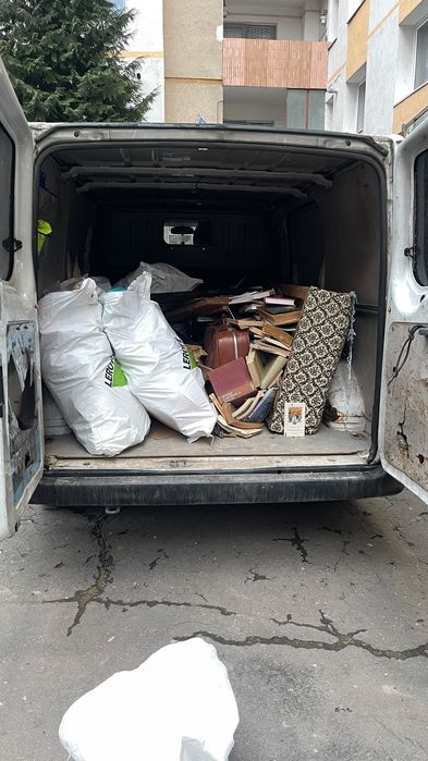 debarasari demolari  poduri case pivnitrte caram debarasez Moloz gunoi deseuri mobilier din orice spatiu apartamente beciuri pivnite poduri garaje