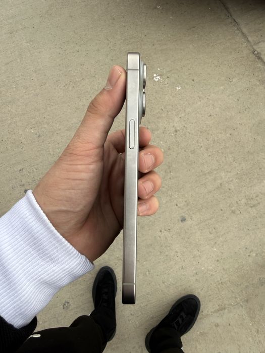 Iphone 15 Pro max 256 natural titan