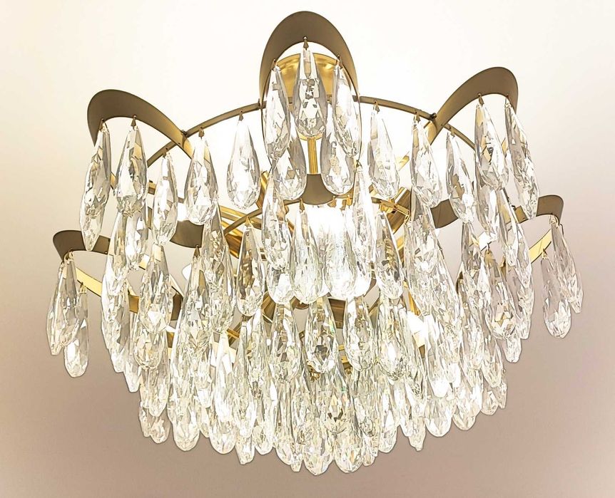 Люстра хрустальная новая 11 лампочек.