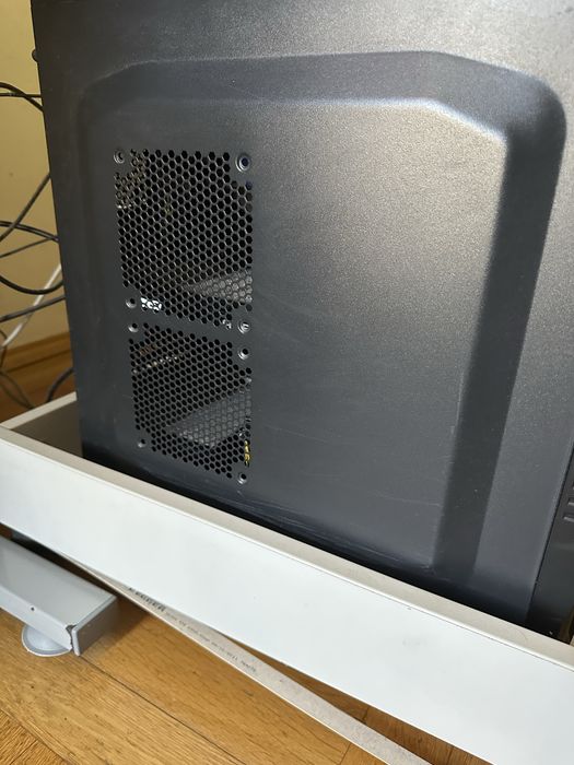 Геймърски Компютър /i5-8400 / GTX 1070 8GB / Z370 Pro4 / За Игри и Работа