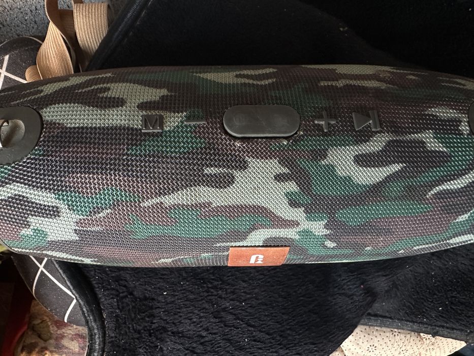 Продам колонку блютуз большая