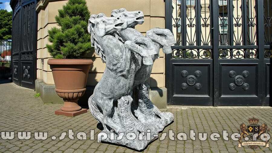 Set doi cai mari, gri patinat, model S37.