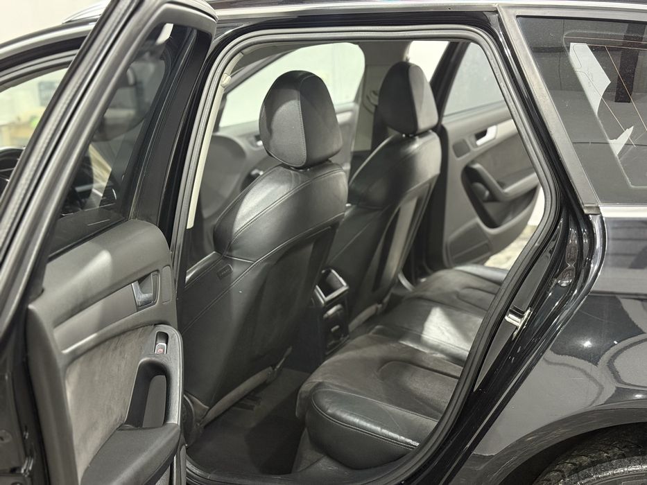 Audi A4 B8.5 2.0 TDI 177 CP S line 12/2012 Automat 8+1