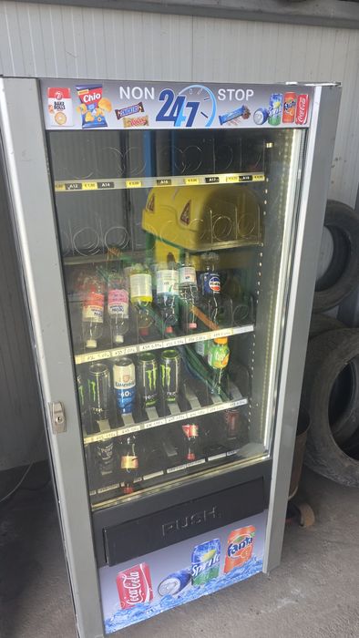 Двойна вендинг машина