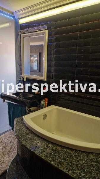 Продава се Тристаен апартамент в Пловдив, Кършияка - 100 кв.м за 1632 €/кв.м - Снимка #16