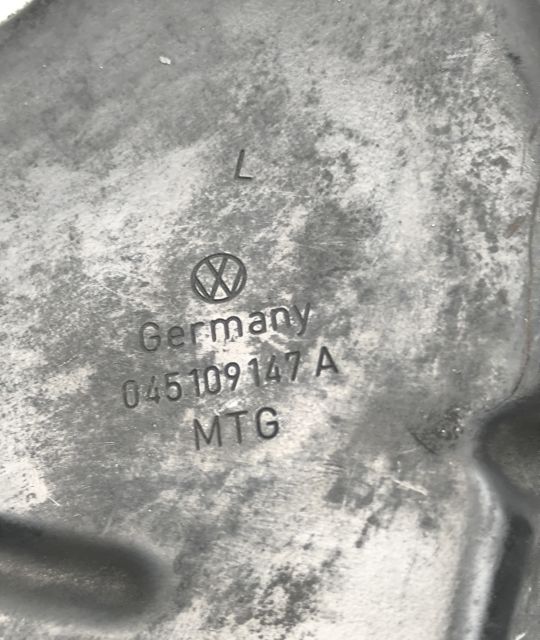 Capac distributie mijloc 045109147A Seat Toledo a 3-a generatie - 5P