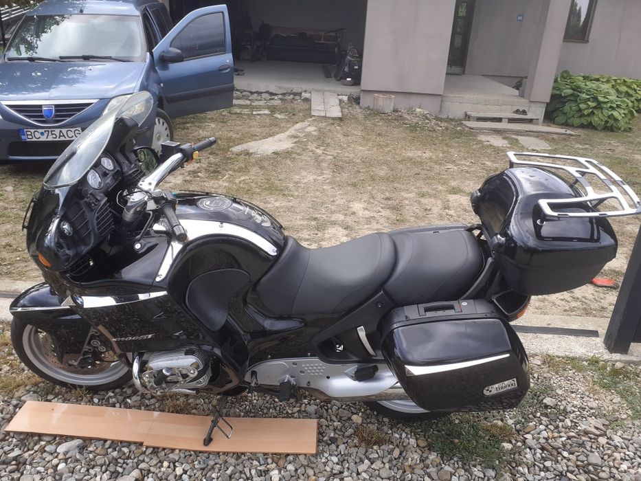 Spre vanzare un BMW R 1100 RT sau schimb cu Suzuki Grand Vitara benzina sau Jimny benzina,cu o mica diferenta din partea mea.Exclus ruginiturile.