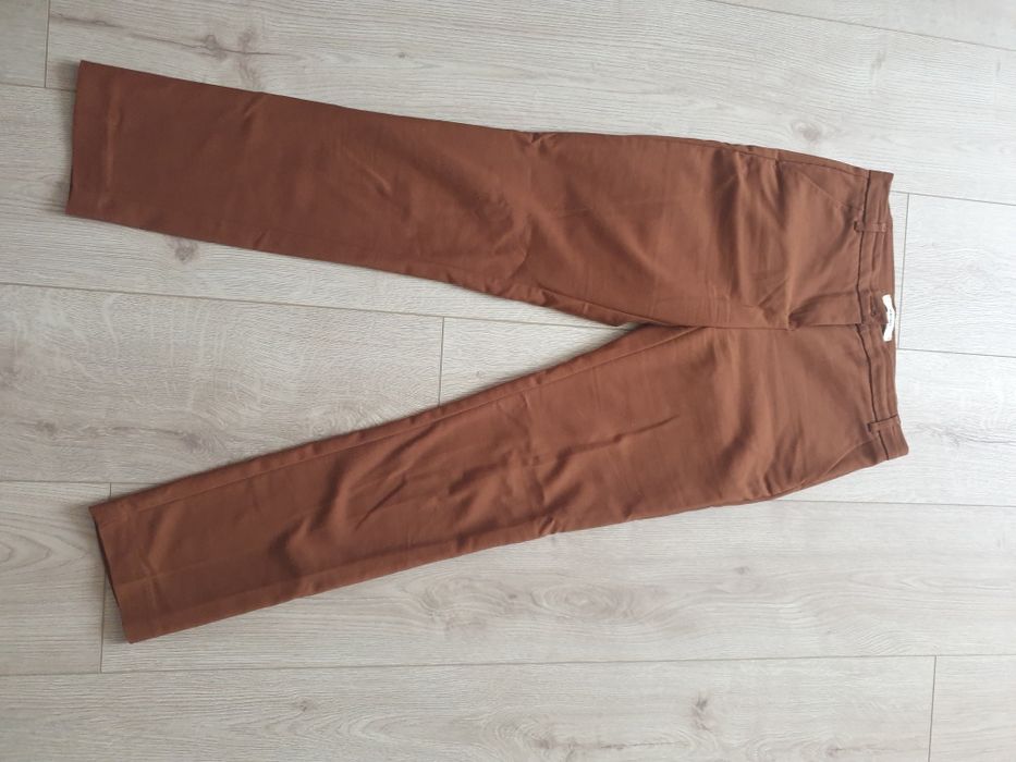 Blugi și pantaloni