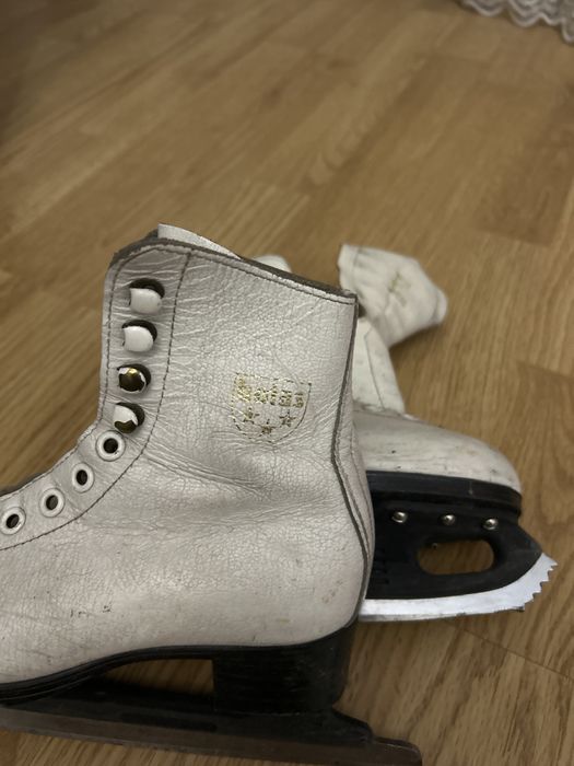 Коньки фигурные