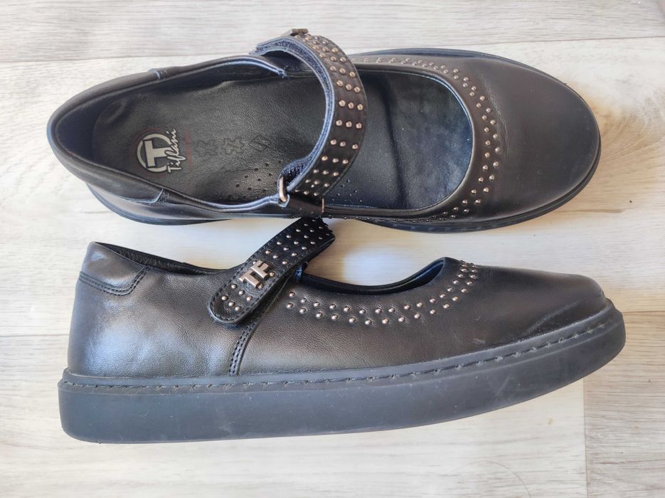 Туфли для девочки 35 рр