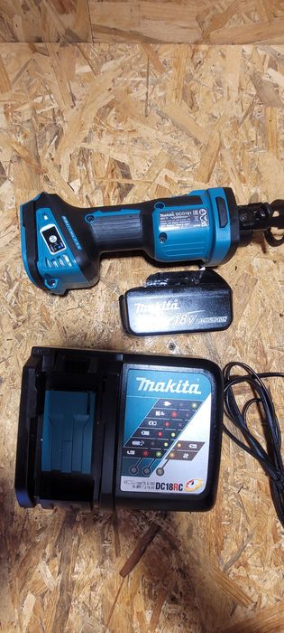 Makita dco 181  decupat rigips ca nou