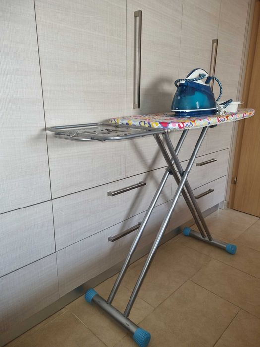 Парна станция / ютия Philips + ПОДАРЪК  маса за гладене-много стабилна