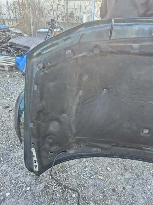 Оригинален преден капак за Волво В70 2001- 2006г