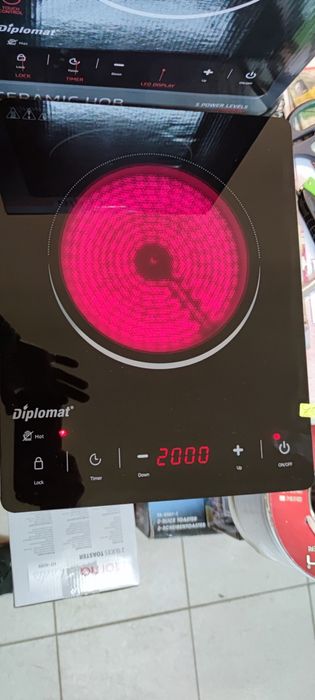 Котлон керамичен DIPLOMAT DPL CS-H2017T Чисто нов с две години гаранци