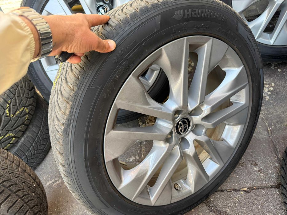 Set jante originate Toyota, 19 inch cu anvelope Hankook all seasons 225/55R19 dot 2024 Toyota Rav 4, dupa 2018..Pret 5500 ron. Negociabil