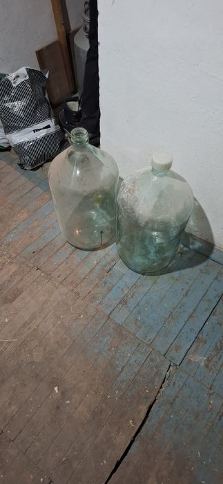 Продам бутыль 20 литров