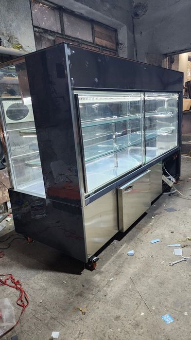 Витринный холодилники