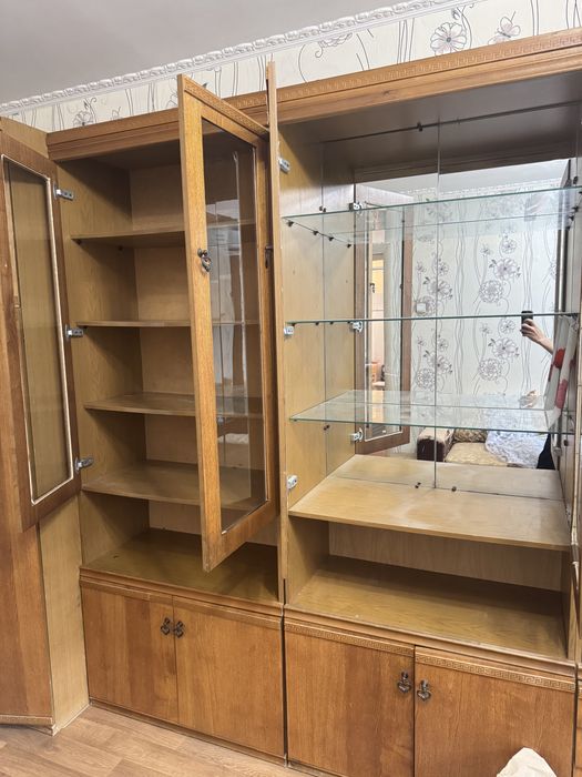 Отдам бесплатно мебельную стенку