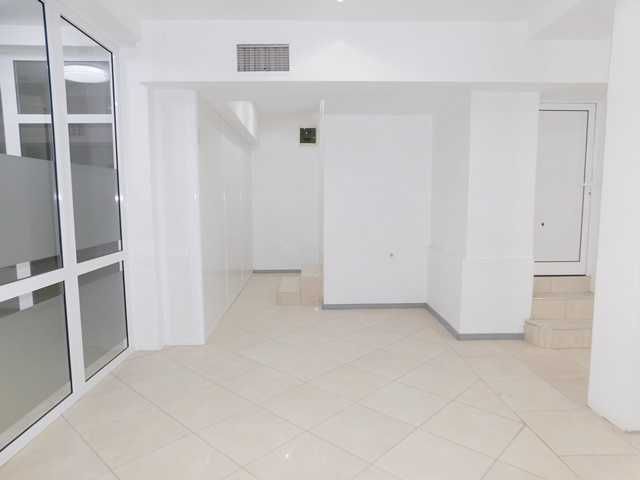 Търговски обект/ салон/ офис/детски център, Център, 190 кв.м.