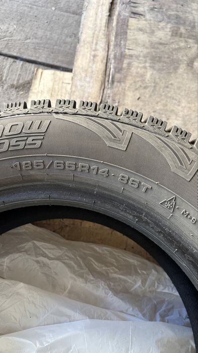 Продам комплект шипованной резины 185/65/14