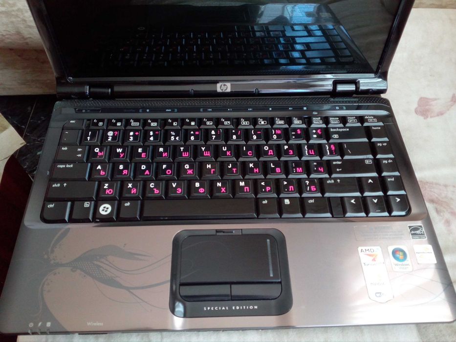 лаптоп HP dv2500 spetial edition