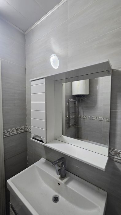 Раковина с зеркалом