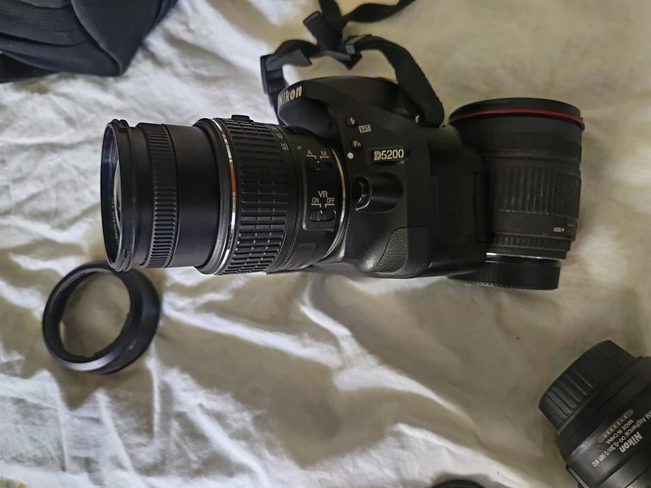 Vând aparat foto Nikon D 5200,in stare perfectă de funcționare