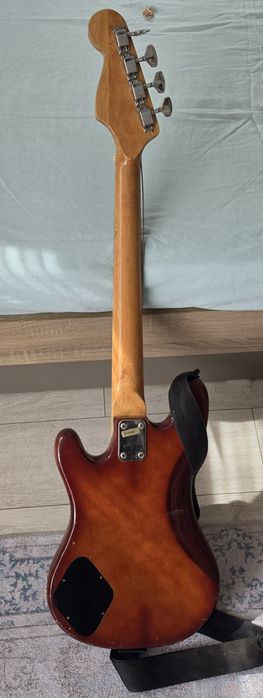 Бас китара Fender
