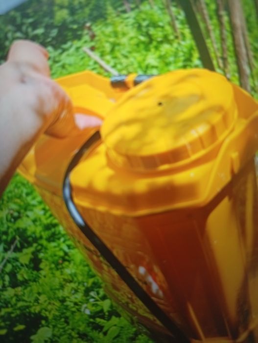 Pompa de stropit cu acumulatori.16 Litri