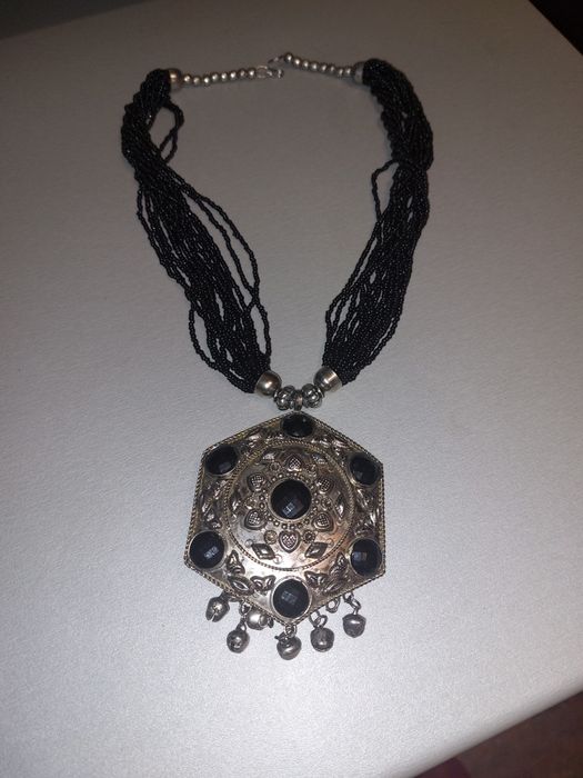 Елегантно дамско колие