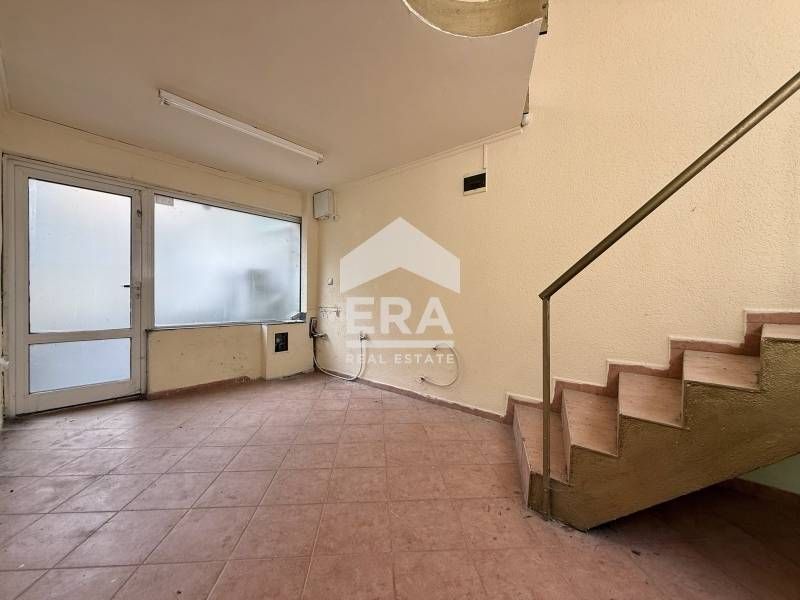 Дава се под наем Склад в София, Лозенец - 35 кв.м за 348.84 € - Снимка #1