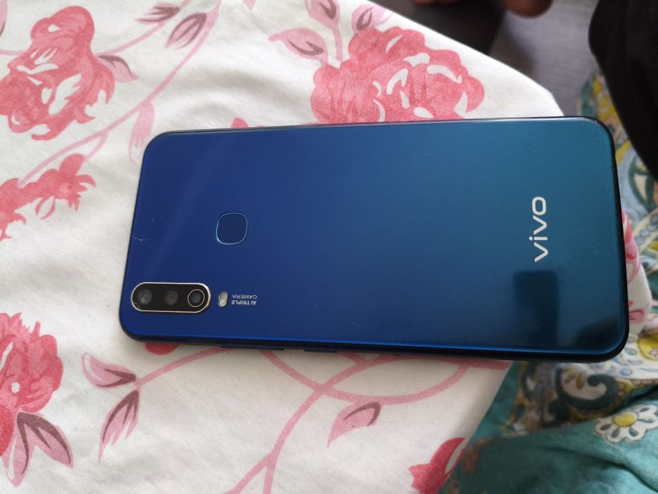 Vivo 1904 телефон
