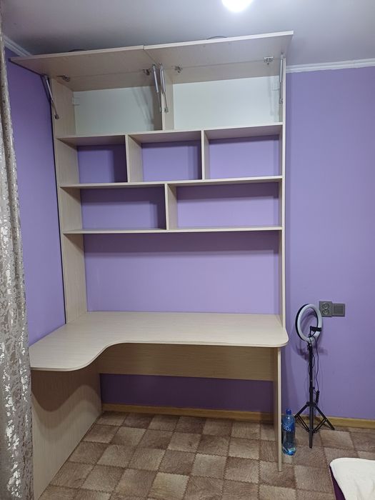 Продам угловую парту шкаф