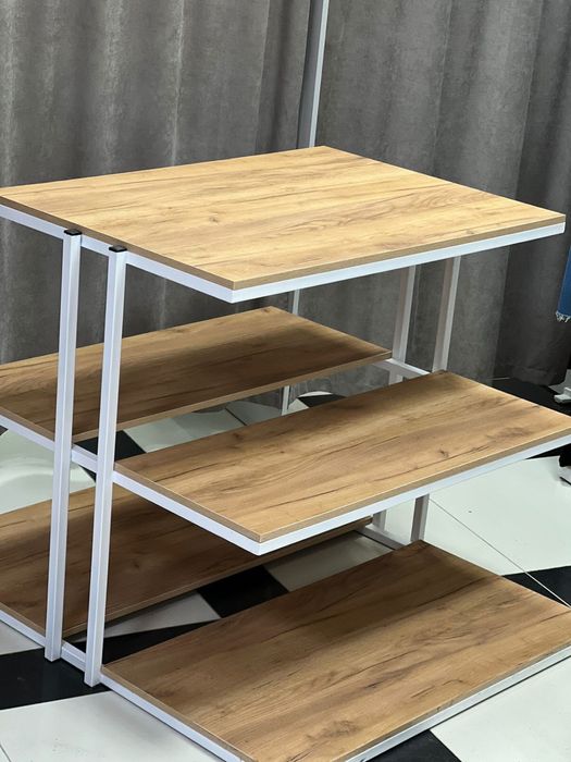 Продам торговое оборудование для магазина одежды