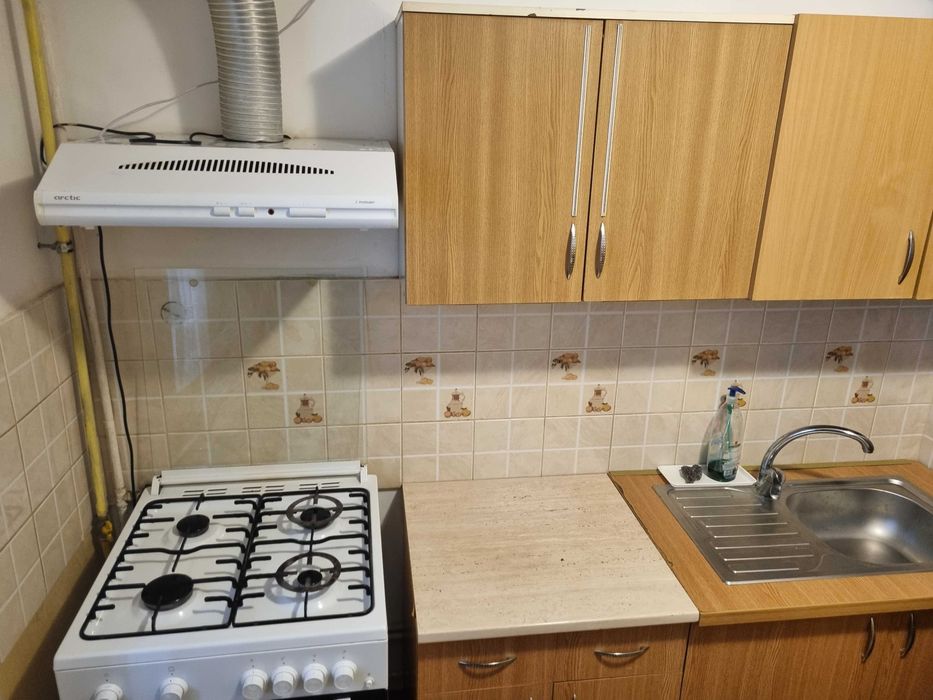 Închiriez apartament