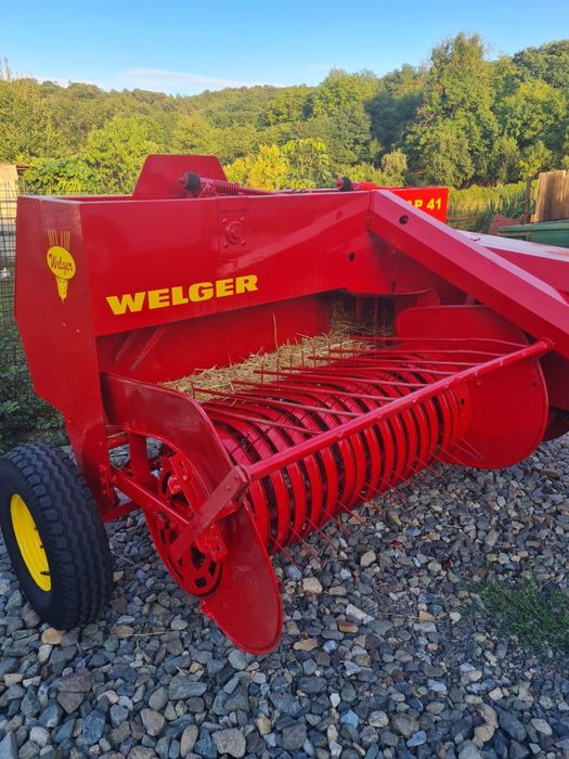 Balotiera Presa de balotat Welger AP41 recent adusa model mic