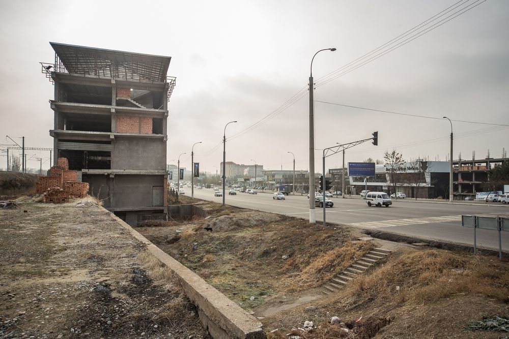 Продаётся помещение 2135 кв.м на перекрестке Новомосковской/Кольцевой