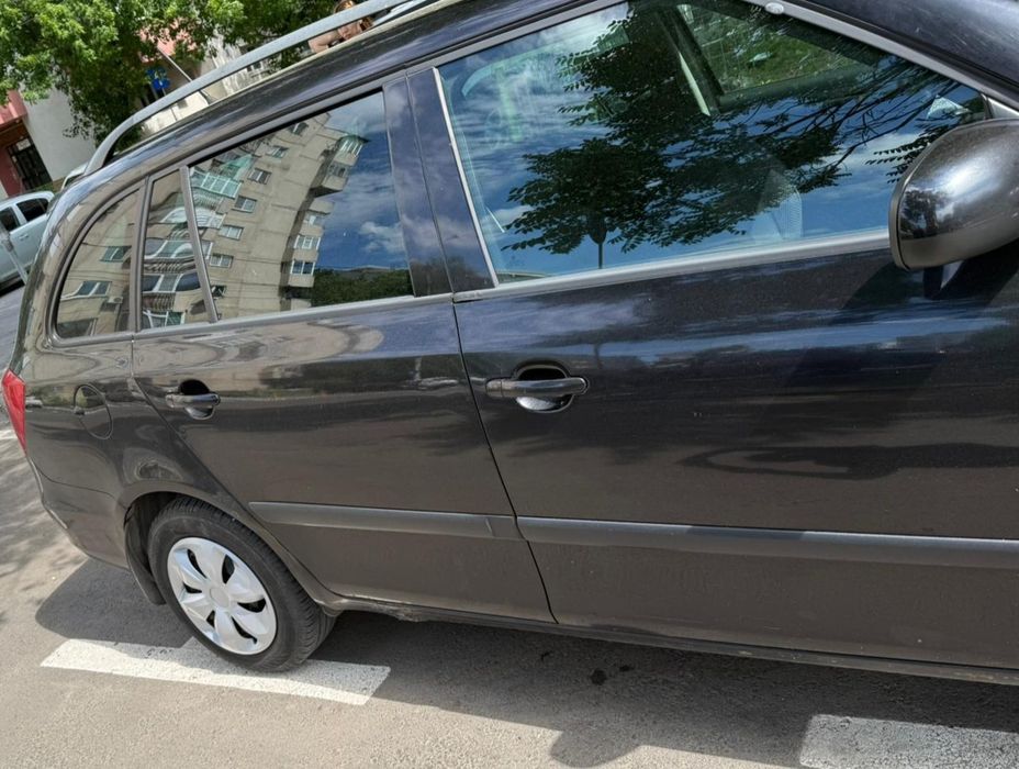 SKODA Fabia 2011 — imagine 2